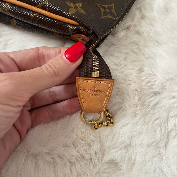 Louis Vuitton Eva Monogram Clutch Pouch - Picture 6 of 10